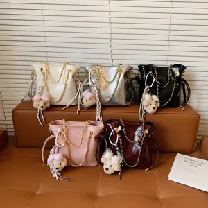 Women Quilted Bucket Bag PU Leather Chain Shoulder Crossbody Bag Casual Commuter Handbag with Bear Pendant