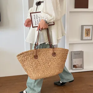 Sac cabas épaule tissé en paille grande capacité style vintage casual pour plage voyage.