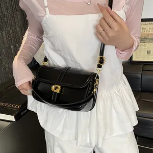 Sac à épaule en cuir vernis noir minimaliste chic sac a sous-bras rétro mode rabat sac