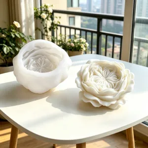 Large 3D Austin rose silicone mold and finished candle detail showing intricate floral texture.