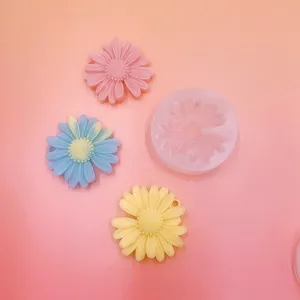 DIY daisy flower silicone mold set for cake decorating, candles, resin, and chocolate crafting.