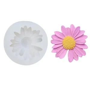 Silicone daisy flower mold for DIY cake decoration, chocolate, candle and aromatherapy crafting.
