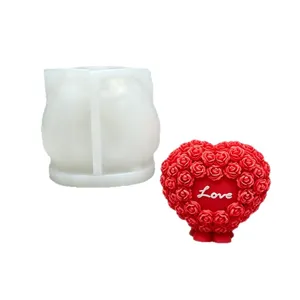 Silikonform und rote Rosenherz Duftkerze Set fuer romanische Valentinstaggeschenke.
