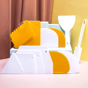 Plastic cake scraper set for baking, flexible dough cutter and smoothing tools for kitchen pastry.