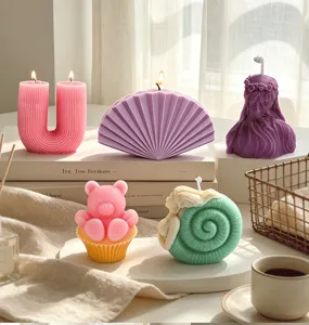 Aesthetic creative scented candles set, U-shape, fan, and cute animal candle designs for home decor.