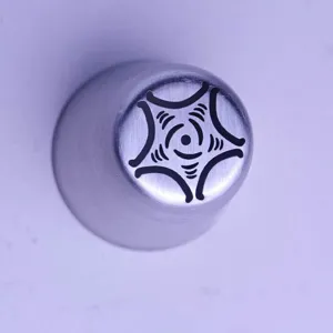 Edelstahl Spritztülle Detail, Sterntülle für Kuchendekoration, langlebiges Backwerkzeug.