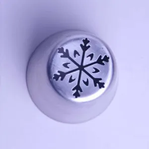 Edelstahl Spritztülle mit Schneeflocken Motiv für perfekte Weihnachts Kuchen Dekoration 1Stk
