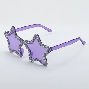Lila Stern Sonnenbrille mit Strass Steinen funkelnde Party Deko Brille Detailansicht