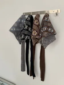Retro Fair Isle knit triangle scarf with ties, vintage patterned headscarf and cozy neckerchief.
