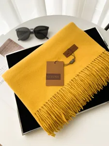 Accogliente sciarpa invernale gialla effetto cashmere con frange, sciarpa lunga calda da donna.