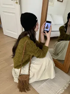 Korean retro hollow knit beanie for autumn and winter, warm and versatile cute wool hat.