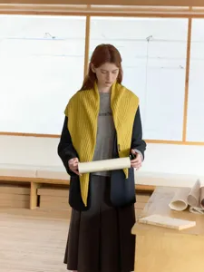 Bufanda triangular de punto de maiz liso, elegante moda otono invierno chal calido y acogedor.
