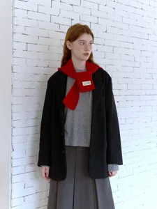 Sciarpa in maglia caldo accessorio invernale elegante scaldacollo rosso moda casual abbigliamento giorno