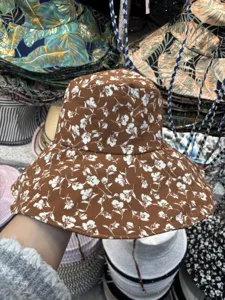 Brauner Blumen-Fischerhut für Damen, lässiger Sonnenhut mit breiter Krempe, Vintage-Stil.
