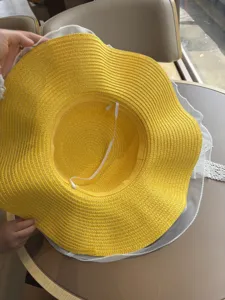 Damen gelber breiter Strohhut mit weißem Spitzennetz Sonnenhut Strand Reise Sommer UV Schutz