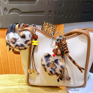 Leuke luipaard print hart pluche sleutelhanger handtas charm designer esthetische look