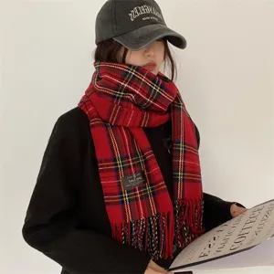 Femme écharpe rouge à carreaux hiver chaud douillet imitation cachemire frange mode style