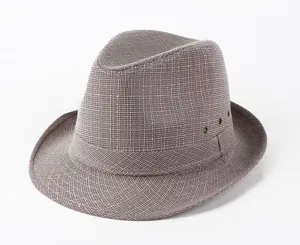 Nahaufnahme eines braunen, atmungsaktiven Fedora-Hutes aus Leinenimitat mit Metallösen