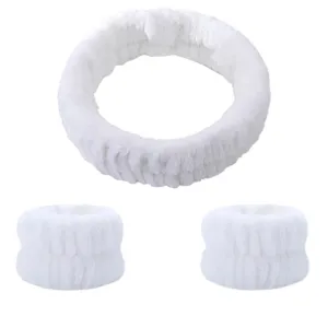 Juego de 3 piezas de diadema y muñequeras de felpa blanca para lavado de cara.