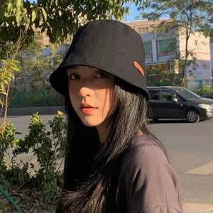 Chapeau bob noir classique pour femme, chapeau de pêcheur élégant en coton protecteur.