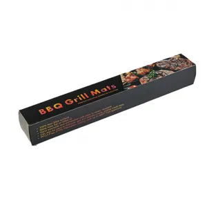 Detailansicht der schwarzen BBQ Grillmatten Verpackung mit Produkteigenschaften und Text.