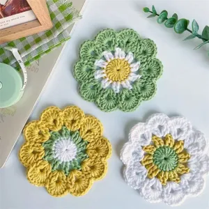 Handgemachte Häkelblume Untersetzer, süße florale Strick-Tischmatte, weiche Baumwoll-Isoliermatte.