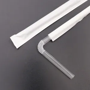 Einweg flexible Plastikstrohhalme mit Papierhülle, Detailansicht von gebogenem Halm.