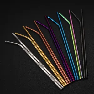 Bunte Edelstahl Metall Trinkhalme Set, gebogenes Design Nahaufnahme Produktansicht.