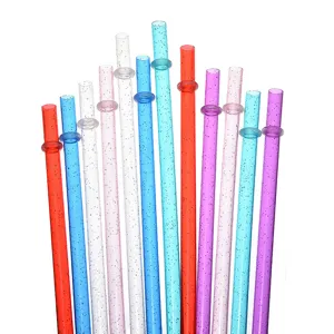 Pajitas de plástico coloridas y reutilizables con detalles brillantes y anillos.