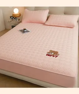 Set lenzuola con angoli trapuntato rosa con ricamo di orsetto, coprimaterasso in cotone spesso.