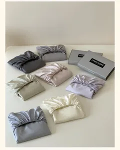 Seidenbettlaken Detailaufnahme mit verschiedenen Farben und Box für Schlafzimmer.