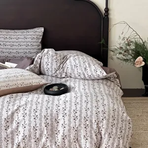Wabi-sabi stijl 4-delige katoenen gewassen beddengoedset met zwaar jacquard bloemenpatroon.