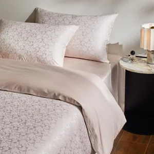 Luxury pure cotton floral jacquard 4-piece bedding set in light pink for bedroom decor
