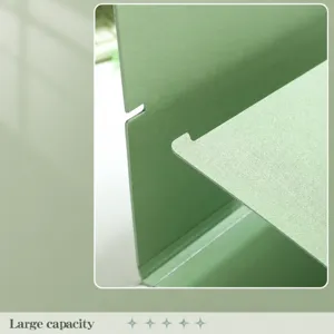Groene metalen bureau organizer documentenhouder plank met afgeronde hoeken.