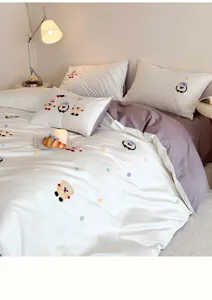 Zacht katoenen 4-delige beddengoedset met schattige borduursels voor de slaapkamer