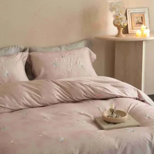Roze tencel vierdelige beddengoedset met mooie vlinder borduurwerk voor slaapkamer
