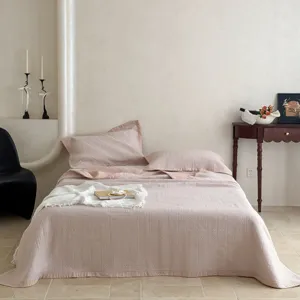 Rosa Baumwoll Steppbett Tagesdecken Set, gewaschene Bettwäsche, elegante strukturierte Decke.