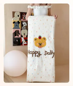 Couette d'été pour enfants, couverture de climatisation douce et respirante avec broderie d'ours.