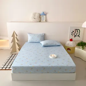 Set lenzuola con angoli in morbido cotone con stampa di cavalli e nuvole, biancheria accogliente.