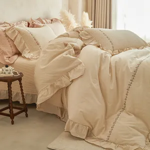 Ensemble de literie brodé de fleurs en lin de coton beige avec volants, housse de couette.