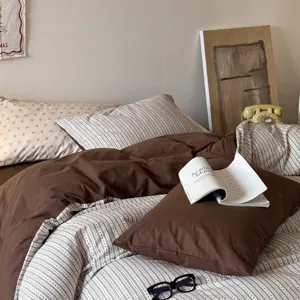 Hoogwaardig katoenen jacquard gestreept beddengoed set, gezellige minimalistische dekbedovertrek.