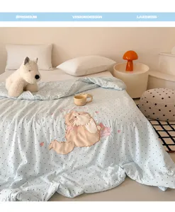 Washed cotton cartoon embroidered summer quilt, cute blue polka dot air conditioning quilt.