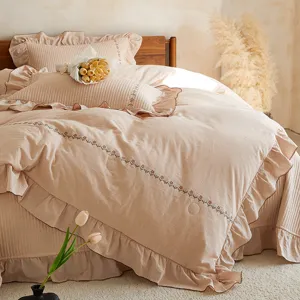 Parure de lit en lin de coton brodée de fleurs avec volants pour chambre chaleureuse
