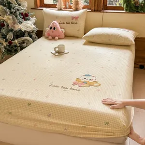Cotton towel embroidery fitted sheet with cute cartoon cat pattern for all seasons home decor.