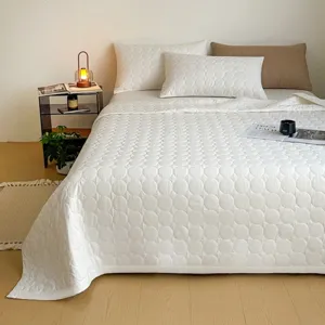 Conjunto colcha acolchada algodón blanco, ropa de cama geométrica cómoda para dormitorio acogedor.