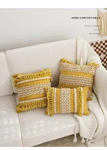 Housse de coussin tuftée jaune style bohème franges pour canapé salon et chambre
