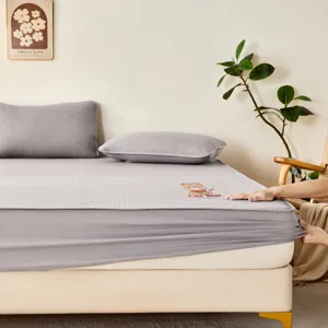 Coprimaterasso impermeabile grigio, protezione per letto traspirante, lenzuolo con angoli.