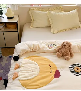 Couette d'hiver en velours de lait douillette avec broderie de poussin, literie chaude douce.
