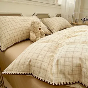 Juego de ropa de cama a cuadros minimalista de algodón lavado con decoración de oso para dormitorio
