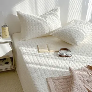 Juego de Tres Piezas de Cubierta de Cama Acolchada de Algodón Moderno Minimalista Espesado Antideslizante Patrón Circular Colcha Fundas de Almohada